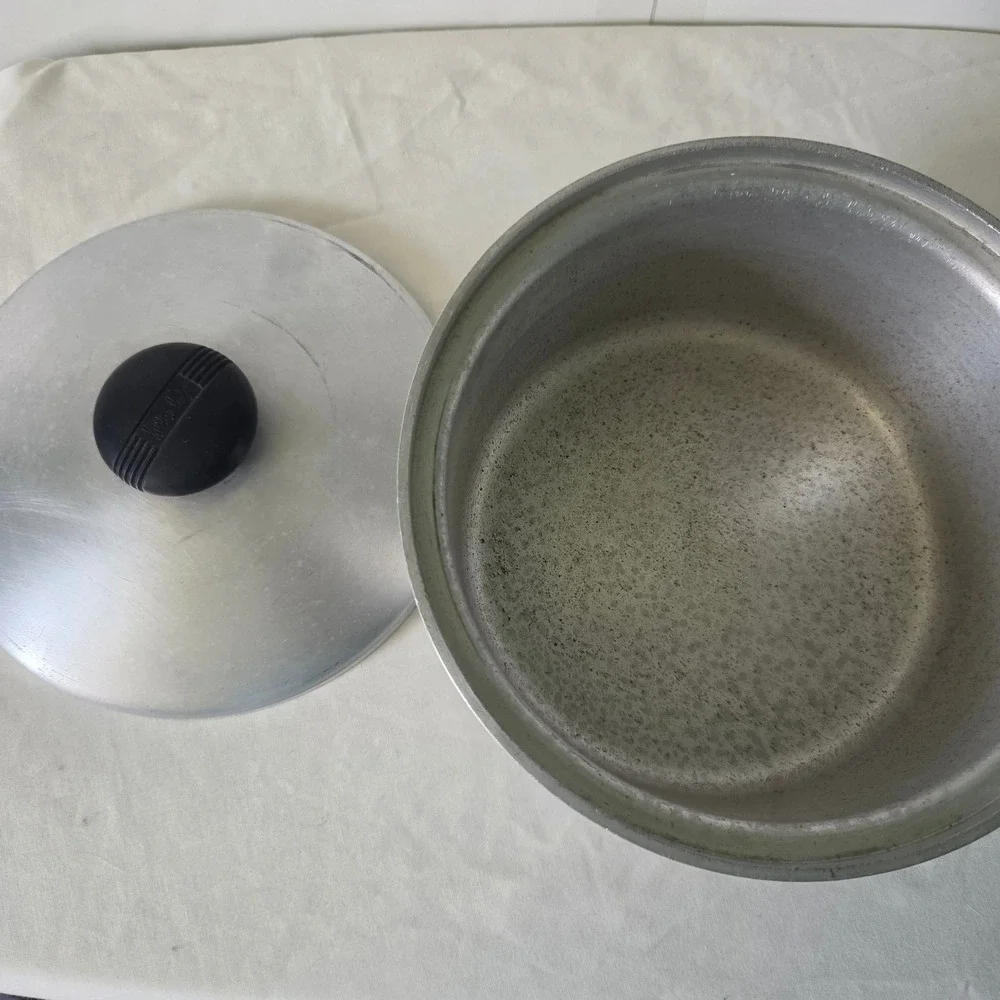 Kitchen Craft 2.5 QT Aluminum Saucepan with Lid No. 2272 1/2 Made in USA